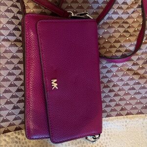Michael Kors Pebbled Crossbody Wallet in Magenta
